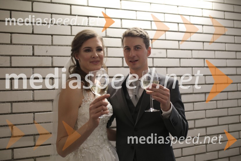  Lucija Jamnik Zupančič, poročena Mandl;  Rok MandlJan Plestenjak ter poroka Slovenskih novic