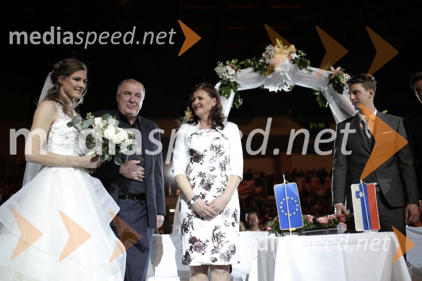  Lucija Jamnik Zupančič, poročena Mandl;  ... ;  ... ;  Rok MandlJan Plestenjak ter poroka Slovenskih novic