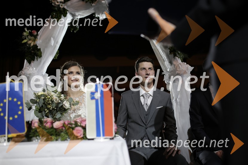  Lucija Jamnik Zupančič, poročena Mandl;  Rok MandlJan Plestenjak ter poroka Slovenskih novic