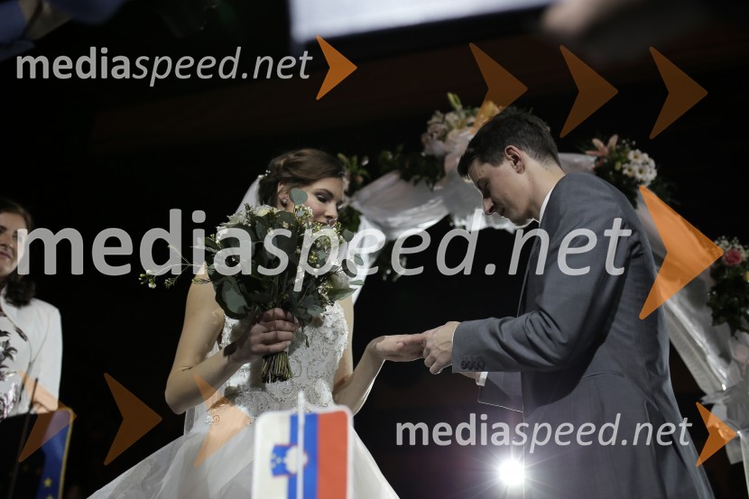  Lucija Jamnik Zupančič, poročena Mandl;  Rok MandlJan Plestenjak ter poroka Slovenskih novic