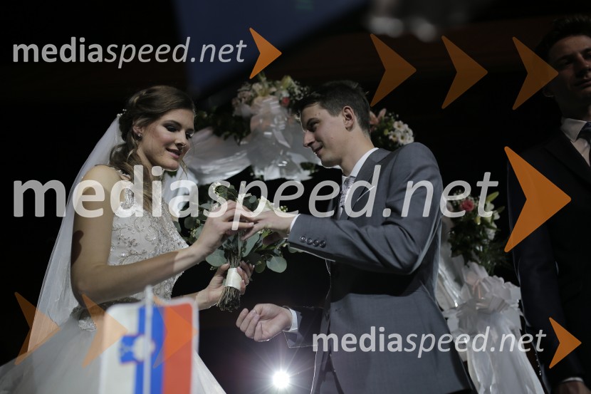  Lucija Jamnik Zupančič, poročena Mandl;  Rok MandlJan Plestenjak ter poroka Slovenskih novic