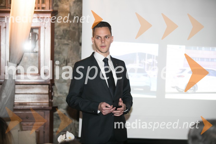 Mercedes-Benz B, slovenska predstavitev