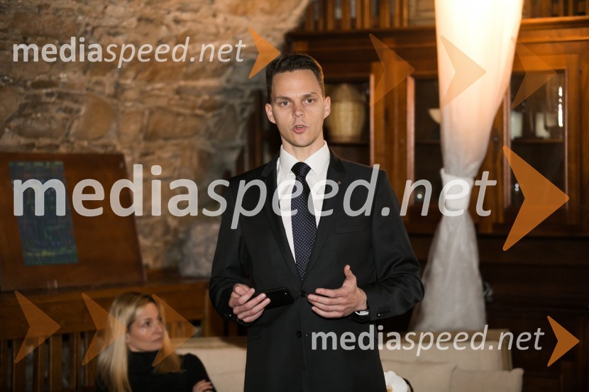 Mercedes-Benz B, slovenska predstavitev