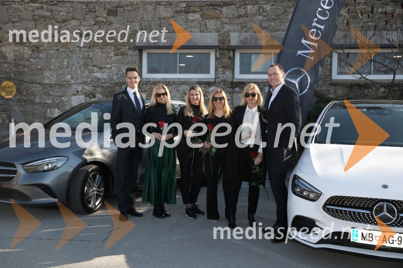  ... ;  Mojca  Esih Lah, odnosi z javnostmi,Autocommerce, d.o.o.;  ... ;  ... ;  Metka  Kejžar, direktorica marketinga in odnosov z javnostmi Autocommerce, d.o.o.;  Rasto Oderlap, direktor, podjetje Autocommerce d.o.o.Mercedes-Benz B, slovenska predstavitev