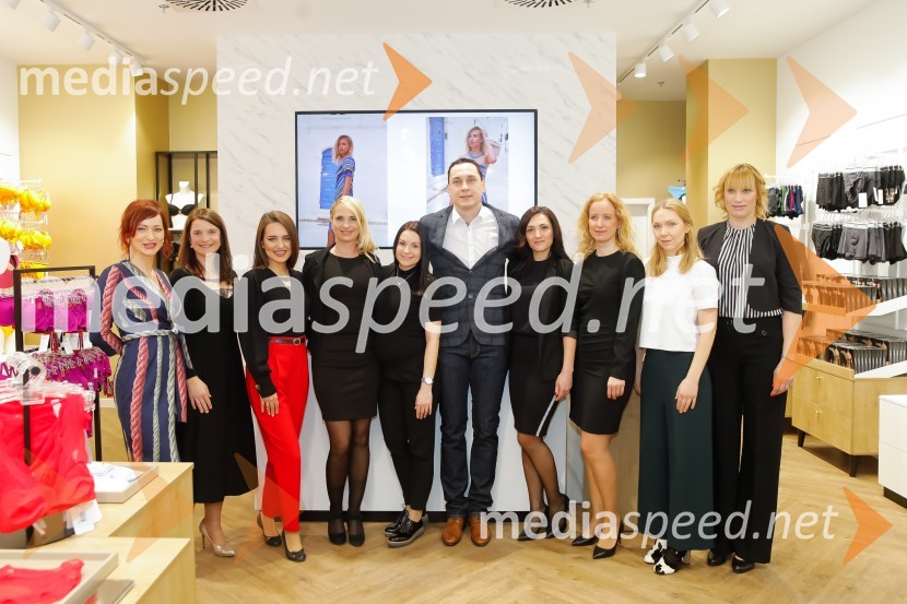  ... ;  Urška Čopar, vodja prodaje za Slovenijo, Lisca;  Jana  Koteska, manekenka;  ... ;  ... ;  Marko Ninčević, generalni direktor podjetja Lisca;  ... ;  ... ;  Maja Ratajc, art direktorica, Lisca;  ... Nova prodajalna Lisca v pritličju ljubljanskega Cityparka