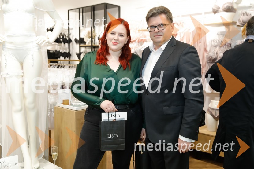  Nataša Mernik - Anakrejevska, modna blogerka;  Dari Južna,  lastnik podjetja LiscaNova prodajalna Lisca v pritličju ljubljanskega Cityparka