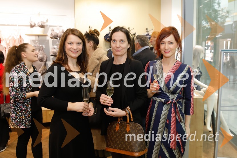  Urška Čopar, vodja prodaje za Slovenijo, Lisca;  ... ;  ... Nova prodajalna Lisca v pritličju ljubljanskega Cityparka