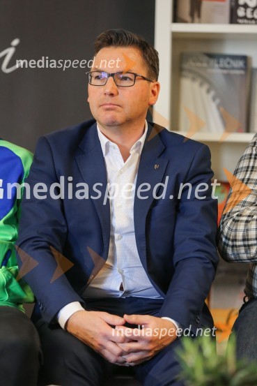  Roman Dobnikar, predsednik Atletske zveze SlovenijePredstavitev atletske reprezentance