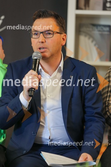  Roman Dobnikar, predsednik Atletske zveze SlovenijePredstavitev atletske reprezentance