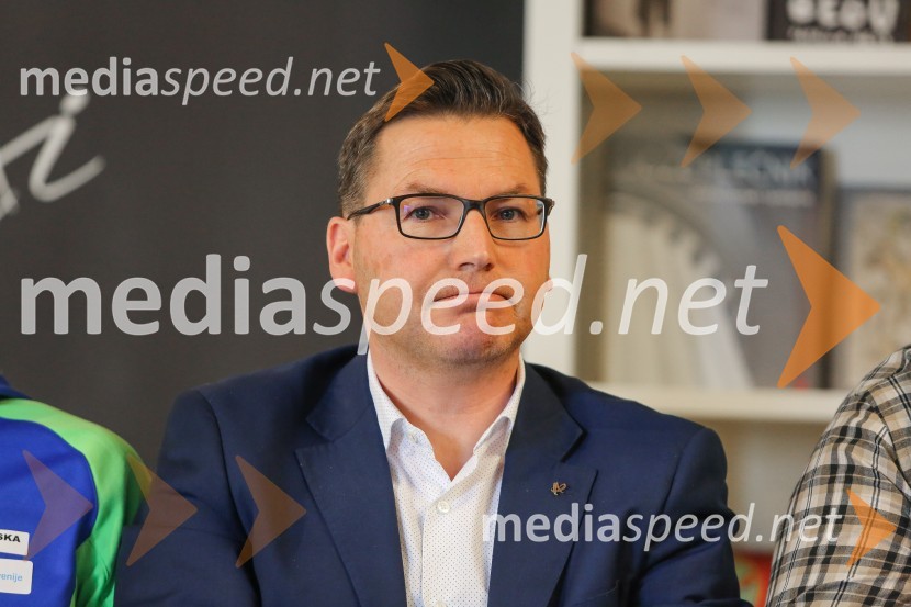  Roman Dobnikar, predsednik Atletske zveze SlovenijePredstavitev atletske reprezentance