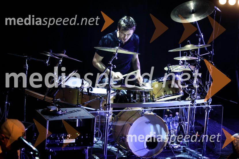  Boštjan Meglič, glasbenik, član skupine SiddhartaSiddharta, akustični koncert