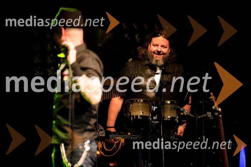  Tomi Meglič, glasbenik, pevec skupine Siddharta;  Martin Janežič - Buco, glasbenikSiddharta, akustični koncert