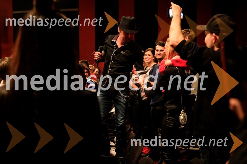  Tomi Meglič, glasbenik, pevec skupine SiddhartaSiddharta, akustični koncert