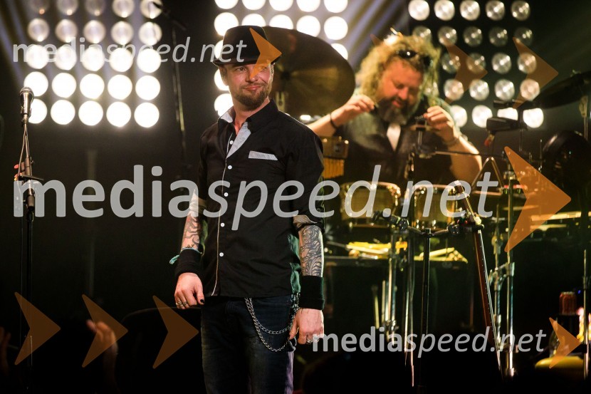  Tomi Meglič, glasbenik, pevec skupine Siddharta;  Martin Janežič - Buco, glasbenikSiddharta, akustični koncert