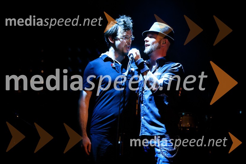  Boštjan Meglič, glasbenik, član skupine Siddharta;  Tomi Meglič, glasbenik, pevec skupine SiddhartaSiddharta, akustični koncert