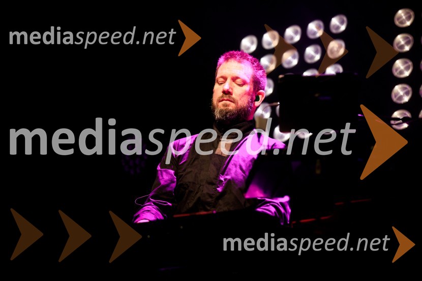  Tomaž Okroglič Rous, glasbenik, SiddhartaSiddharta, akustični koncert