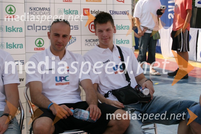 Nebojša Joksimović in Jaka Klobučar, košarkarjaFinale državnega prvenstva v Samsung ulični košarki