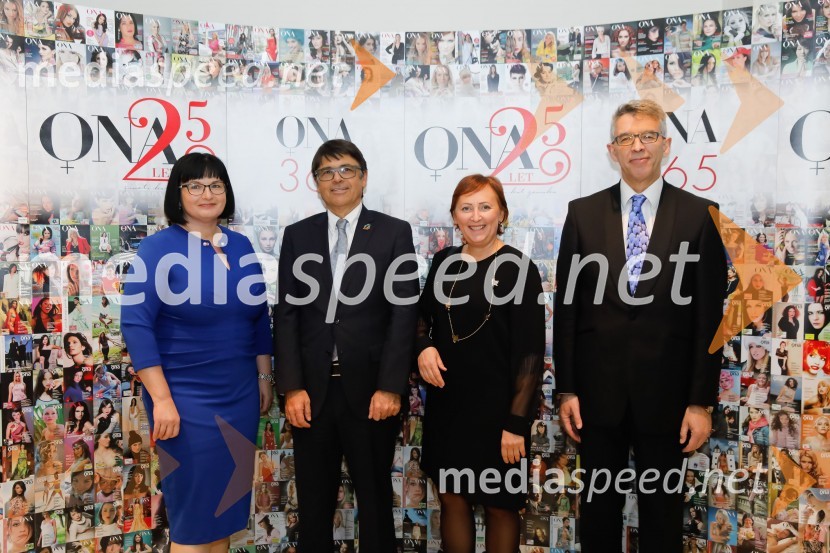  Nataša  Luša, direktorica družbe Delo d.o.o.;  Andrej Božič, Steklarna Hrastnik, d.o.o.;  Ksenija  Špiler Božič, BB Svetovanje d.o.o.;  Andrej  Kren, glavni direktor družbe Delo d.o.o.Sara Ahlin Doljak prejela naziv Ona 365 2018