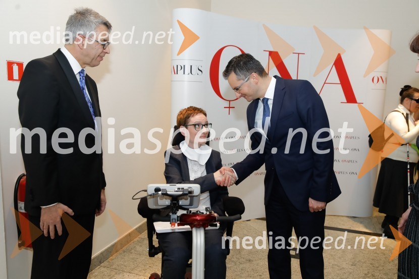  Andrej  Kren, glavni direktor družbe Delo d.o.o.; doc. dr. Sara Ahlin Doljak, odvetnica, predavateljica, nagrajenka Ona 365 2018;  Marjan  Šarec, predsednik Vlade Republike SlovenijeSara Ahlin Doljak prejela naziv Ona 365 2018