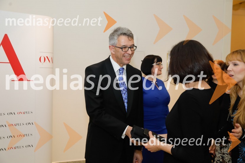  Andrej  Kren, glavni direktor družbe Delo d.o.o.;  ... Sara Ahlin Doljak prejela naziv Ona 365 2018