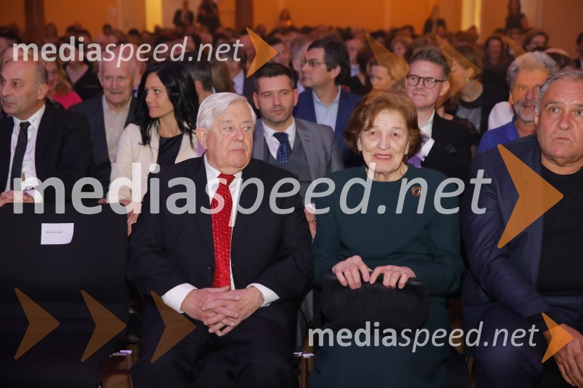  Milan Kučan, nekdanji predsednik Republike Slovenije;  Štefka KučanSara Ahlin Doljak prejela naziv Ona 365 2018