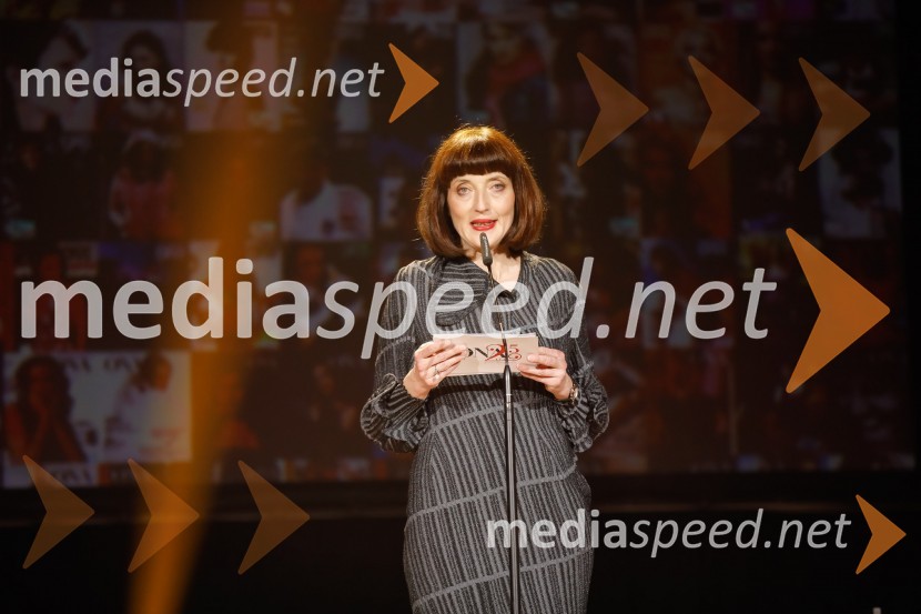  Sabina Obolnar, odgovorna urednica One in OnaplusSara Ahlin Doljak prejela naziv Ona 365 2018