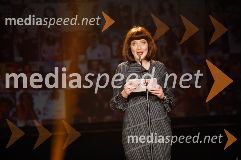  Sabina Obolnar, odgovorna urednica One in OnaplusSara Ahlin Doljak prejela naziv Ona 365 2018