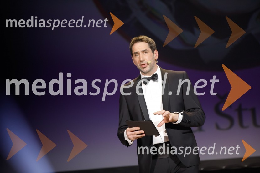  Miha Šalehar, radijski voditeljSara Ahlin Doljak prejela naziv Ona 365 2018