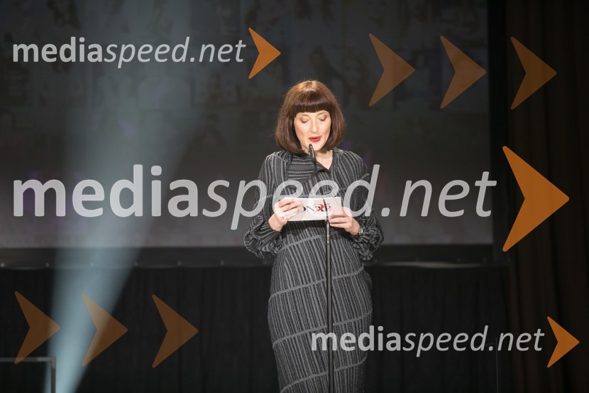  Sabina Obolnar, odgovorna urednica One in OnaplusSara Ahlin Doljak prejela naziv Ona 365 2018