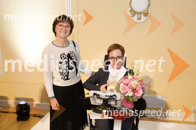  Karmen Malalan, Draguljarna Malalan; doc. dr. Sara Ahlin Doljak, odvetnica, predavateljica, nagrajenka Ona 365 2018Sara Ahlin Doljak prejela naziv Ona 365 2018