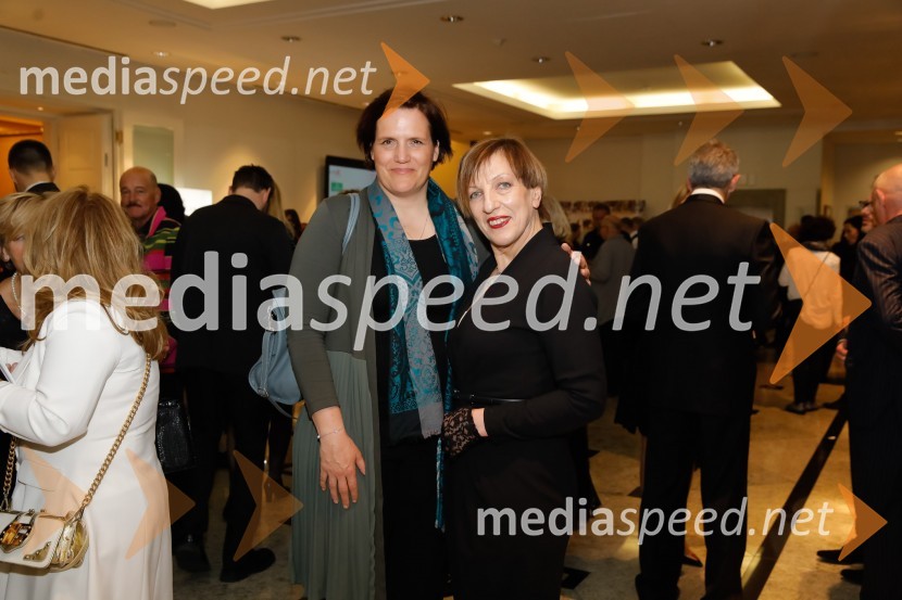  Sonja Vidonja, Združenje manager;  Vika  Potočnik, direktorica Pionirskega domaSara Ahlin Doljak prejela naziv Ona 365 2018