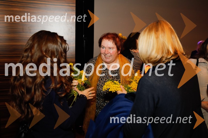  ... ;  Meta Kušar, esejistka in pesnica;  ... Spominski večer za preminulimi pisatelji