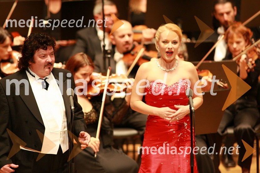 Janez Lotrič, operni pevec in Sabina Cvilak, operna pevkaKoncert opernih arij