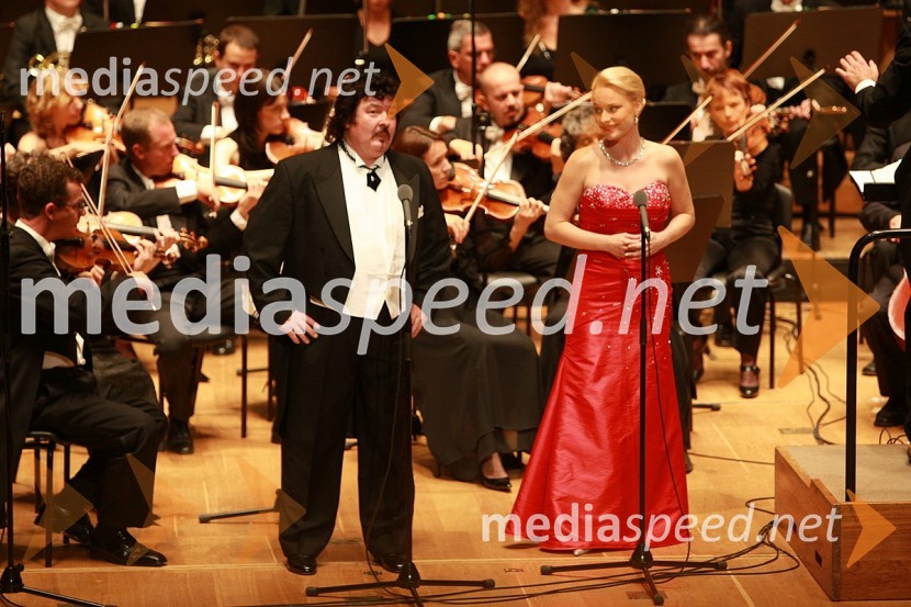 Janez Lotrič, operni pevec in Sabina Cvilak, operna pevkaKoncert opernih arij