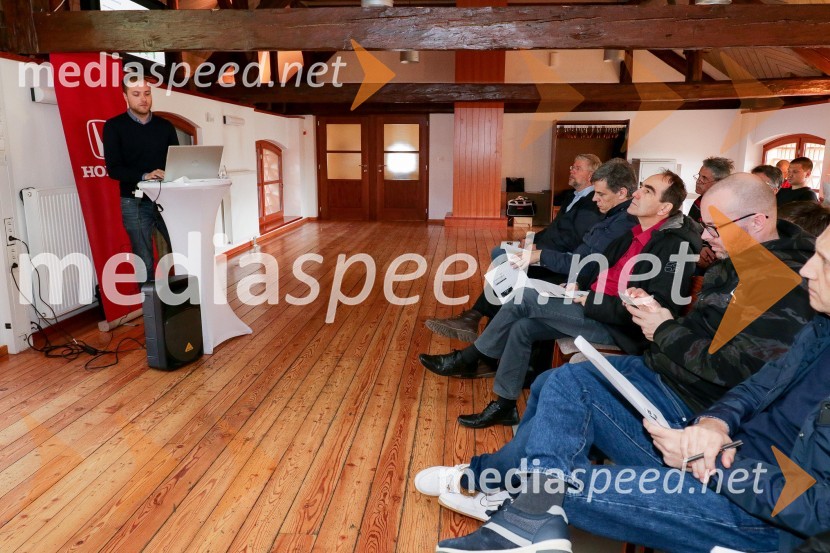  Tilen Lenarčič, prodaja AC MobilHonda CR-V Hibrid, slovenska predstavitev