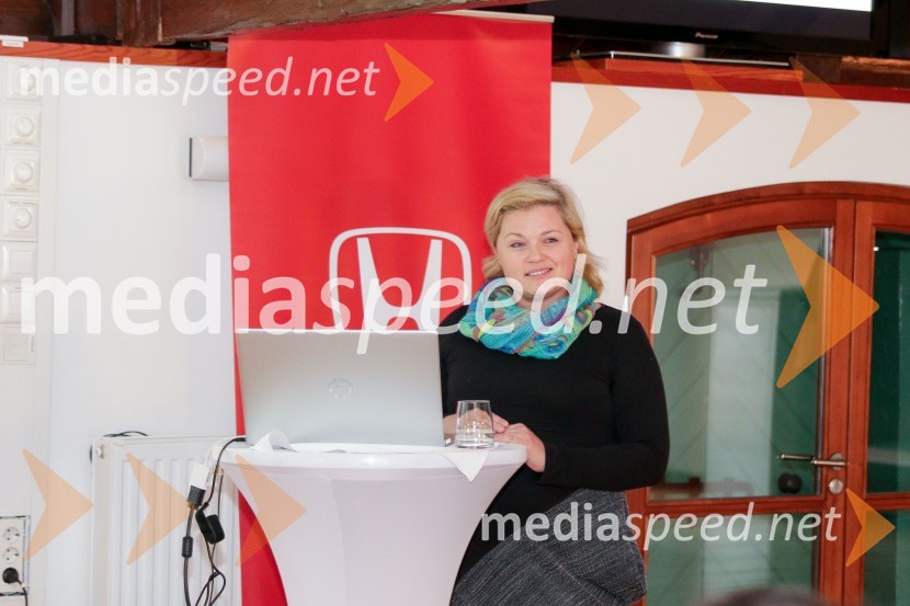  Romana  Rosnaky, direktorica prodaje in marketinga, AC-Mobil d.o.o.Honda CR-V Hibrid, slovenska predstavitev