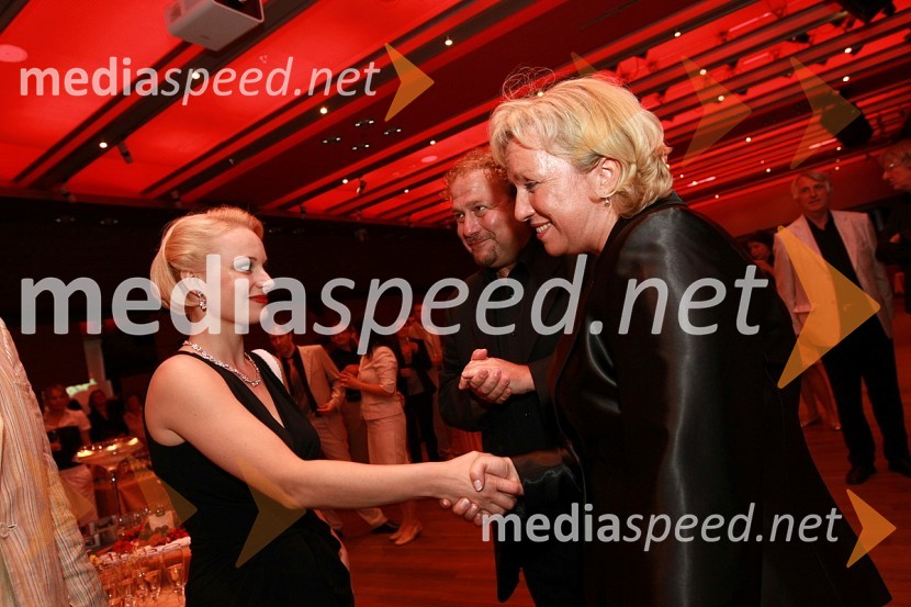 Sabina Cvilak, operna pevka, Darko Brlek, direktor Festivala Ljubljana in Sabrina Pečelin, vodja službe za odnose z javnostmi pri Porsche Slovenija d.o.o.Koncert opernih arij