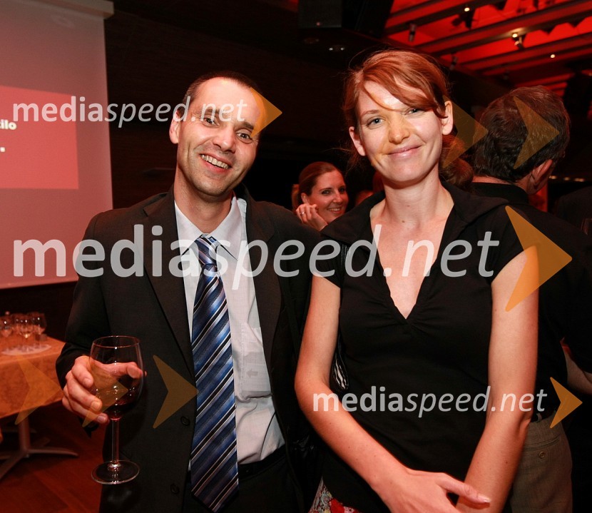 Tomaž Oven, vodja marketinga Volkswagen pri Porsche Slovenija d.o.o. in Sanja Kejžar, služba za odnose z javnostmi Festival LjubljanaKoncert opernih arij