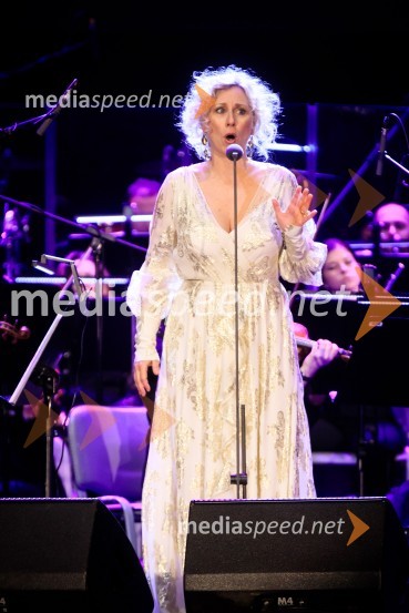  Martina  Zadro, operna pevkaJose Carreras, koncert
