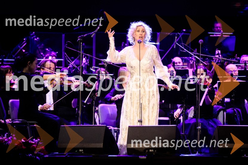  Martina  Zadro, operna pevkaJose Carreras, koncert
