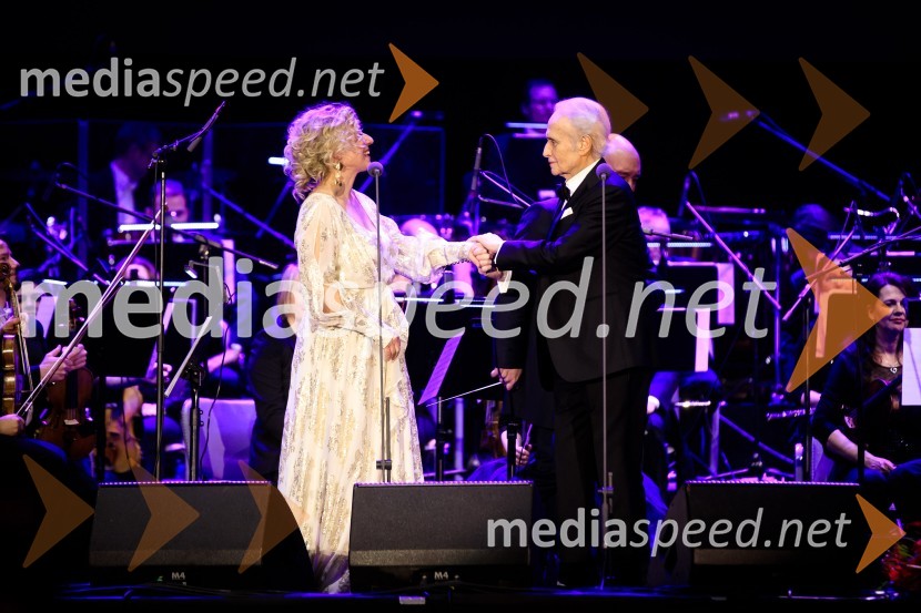  Martina  Zadro, operna pevka;  Jose Carreras, tenoristJose Carreras, koncert