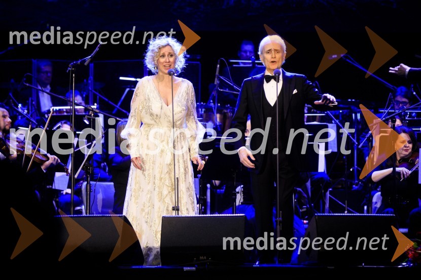  Martina  Zadro, operna pevka;  Jose Carreras, tenoristJose Carreras, koncert