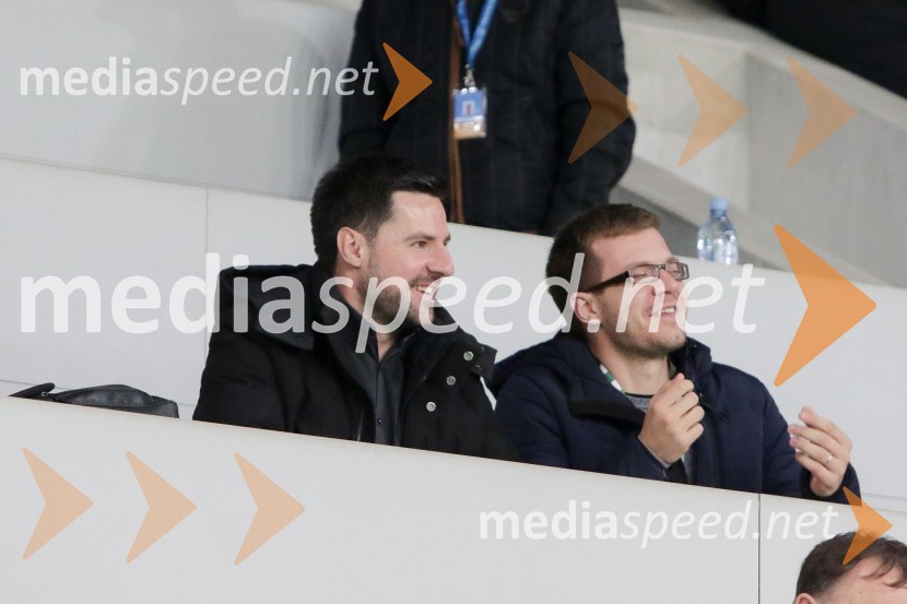  Mirko Mayer, televizijski voditelj, novinar;  ... Derbi med NK Olimpija in NK Maribor brez zadetkov