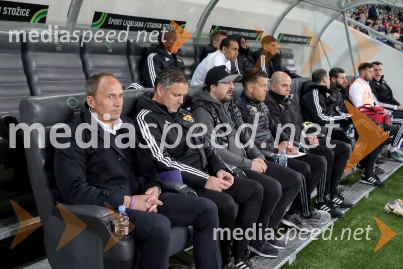  Darko  Milanič, trener, NK Maribor;  Saša Gajser, pomočnik trenerja, NK Maribor;  Zlatko Zahovič, športni direktor NK Maribor;  Mitja Pirih, trener vratarjev, NK Maribor;  Marko Borko, kondicijski trener, NK MariborDerbi med NK Olimpija in NK Maribor brez zadetkov