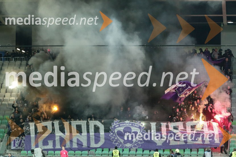 Navijači NK MariborDerbi med NK Olimpija in NK Maribor brez zadetkov