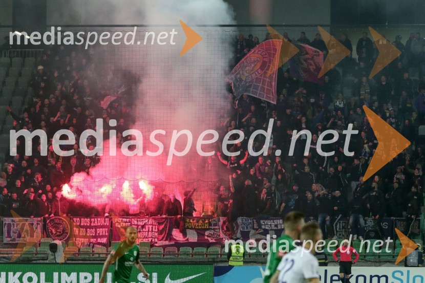 Navijači NK MariborDerbi med NK Olimpija in NK Maribor brez zadetkov