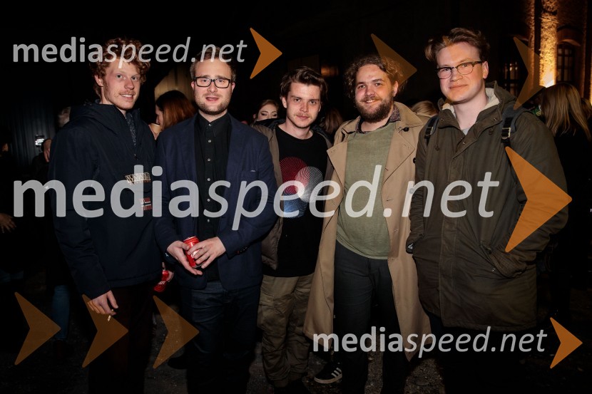  Borut Doljšak, igralec;  Gregor Podričnik, igralec;  Luka Marcen, režiser;  Žan Brelih Hatunić, igralec;  Luka Bokšan, igralecAli: Strah ti poje dušo, premiera predstave