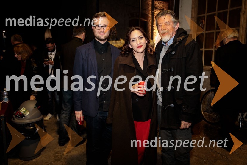  Gregor Podričnik, igralec;  Tamara Avguštin, igralka;  ... Ali: Strah ti poje dušo, premiera predstave