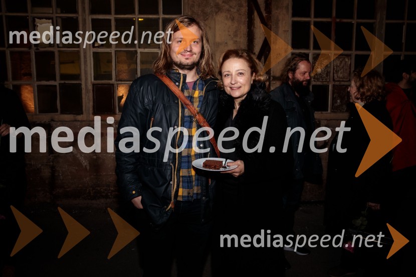  Žiga  Divjak, režiser;  Nataša Barbara Gračner, igralkaAli: Strah ti poje dušo, premiera predstave