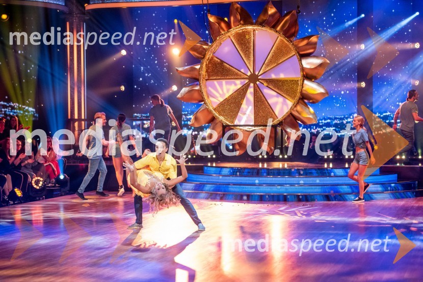  Tinkara Fortuna , nekdanja članica skupine Bepop;  Aleksej Rubcov, plesalecZvezde plešejo 2019, druga oddaja